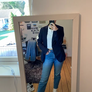 Kavaj i mörkblå - Mörkblå kavaj i bra skick 