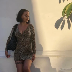 Leopard klänning  - Använt fåtal gånger , storlek xs