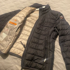 Parajumper jacka  - Parajumper jacka original storlek S använd i nyskick säljes för 1500:-