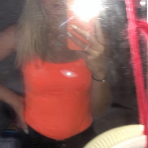 Body - As fin neon body från Zara som är hur fin som helst. Passar tex super bra till fest eller liknande! 🌹