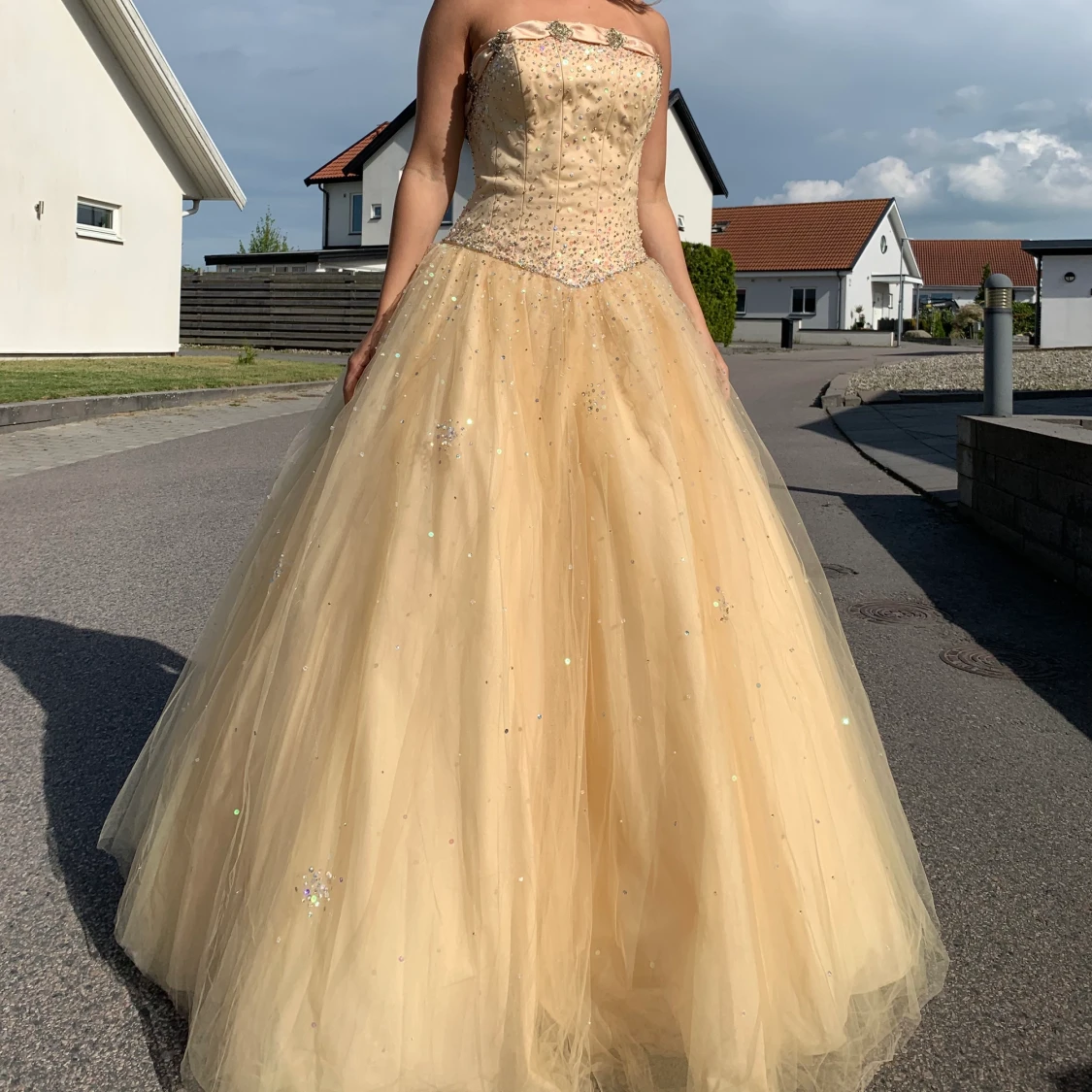 INTRESSEKOLL balklänning 🤍 - 90