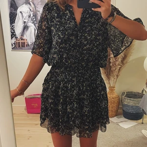 Sommar klänning - Pepe jeans klänning i strl M köpt i marbella i deras butik