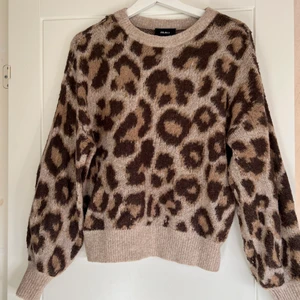 Leopard tröja  - Supermysig tröja som verkligen är så skön. Köpare står för eventuell frakt ❤️‍🔥