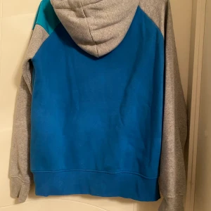 Hoodie Warp - Oversized hoodie i storlek xs. Köparen står för frakt:)