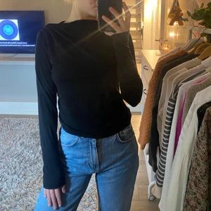 Topp från NA-KD  - Topp jag aldrig använt. Jättefin och i skönt material med lite rynkat upptill ❤️❤️❤️ 