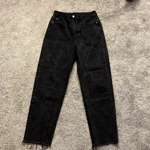 Jeans - Svarta jeans storlek S