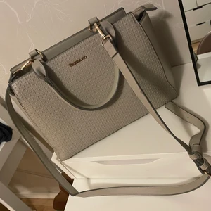 Vezzano Joyce handväska - En Vezzano Joyce handväska:) utsålt på hemsidan