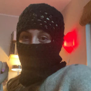 balaklava balaclava  - ✨ Alla betalningar via swish ✨ alla priser inkluderar frakt inom sverige  allt är handgjort av mig personligen,   🦋kontakt mig här om något går sönder så lagar/fixar jag det gratis 🦋                                                      TÄTARE VIRKAD MODELL, KAN BESTÄLLAS I ANDRA FÄRGER                                                                      material:  bomullsgarn passform: s/m/l 