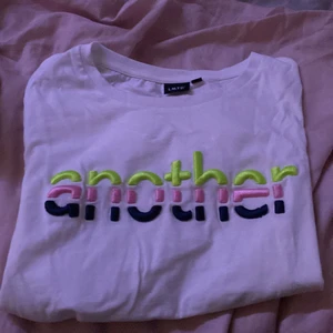 Fin t shirt - Gullig LMTD tröja. Fick den av en kompis men kommer nu inte till Användning. Säljer för 85kr + frakt. Nypris, 180kr