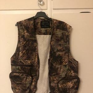 Urban Outfitter väst  - Snygg oversized väst som är oanvänd från Urban Outfitters. Strl S men passar M/L