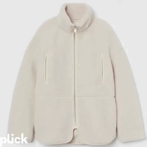 Hm pile jacka - Säljer denna populära slutsålda hm pile jacka. I storlek S, nytvättad och i väldigt bra skick. Pågrund av den är eftertraktad säljer jag för högre pris!💕💕