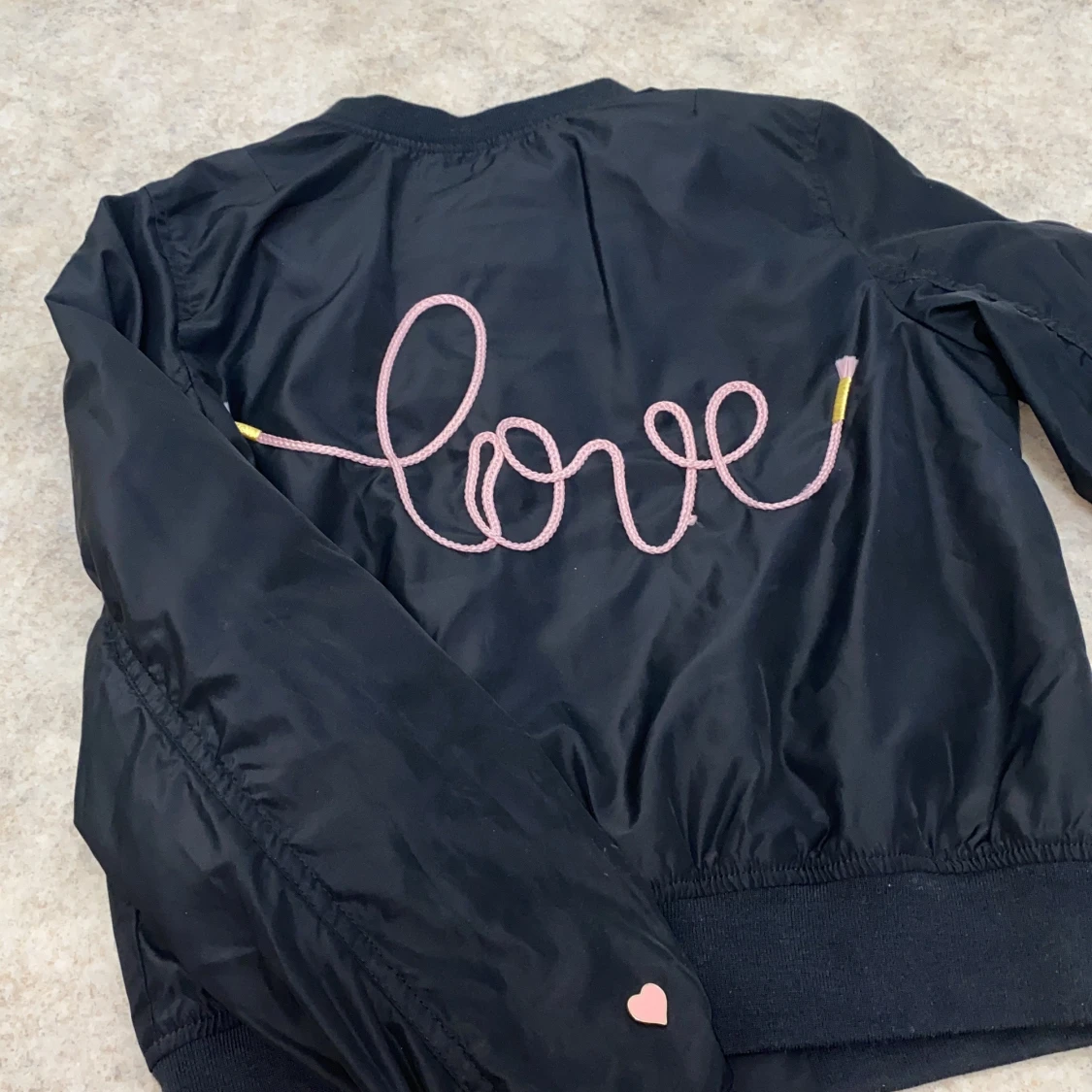 H&M jacka barnavdelning - 90