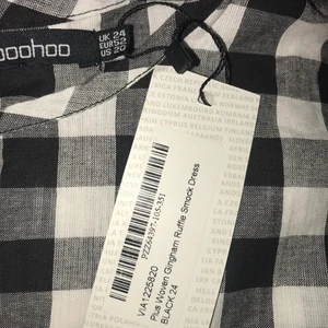 Boohoo Plus Size - Aldrig använde med lappen kvar.