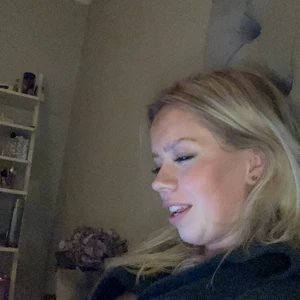 Chloe - Säljer Chloe här! Buda i kommentarerna😚