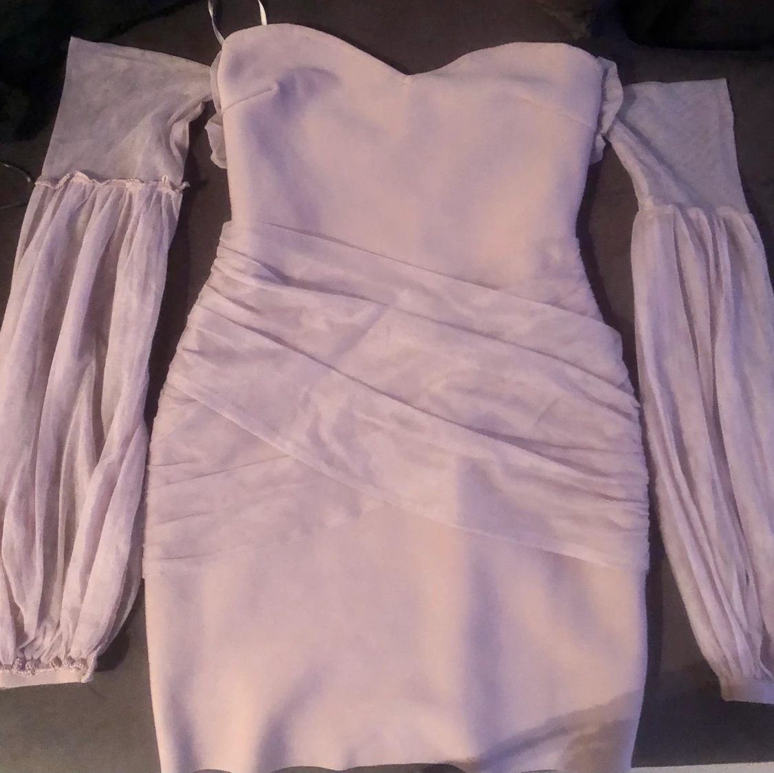 Missguided Off-shoulder klänning