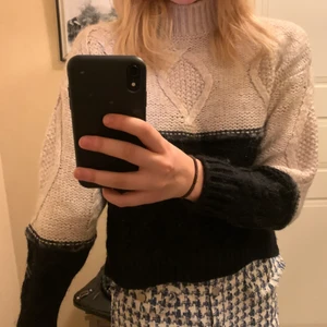 Polotröja från hm strl xs - Säljer denna fina polotröja från hm strl xs!