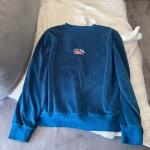 ellesse tröja - Ellese tröja i nyskick, tillhörande byxor finns i en annan annons