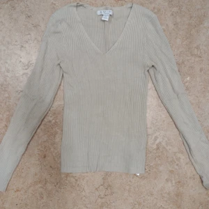 Ribbad tröja  - Rubbad tjockare tröja strl xs 