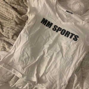 T-shirt - T-shirt från MM SPORTS storlek S, fint skick! 