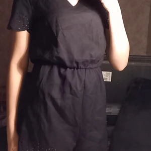 Shortsdress - Svart shortsdress från shein som aldrig använts.