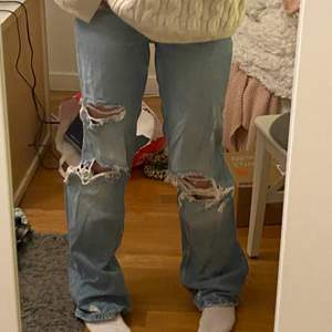 Super fina Zara jeans, storlek 34, skriv om ni är intresserade🦋🦋