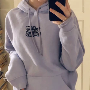 Animal crossing hoodie - superfin och knappt använd Animal Crossing hoodie!! väldigt varm och mysig 💞 skriv för fler bilder !!