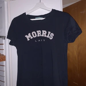 T-shirt från Morris - Säljer en T-shirt från Morris i storlek S. 
