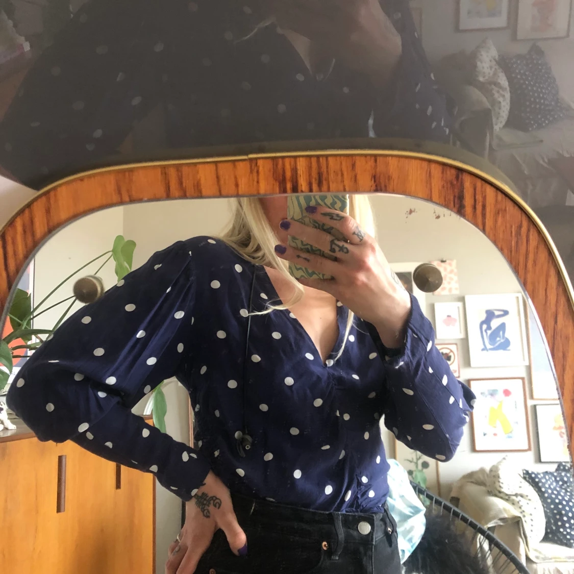 Mörkblå prickig blus puffärm 38 - 90