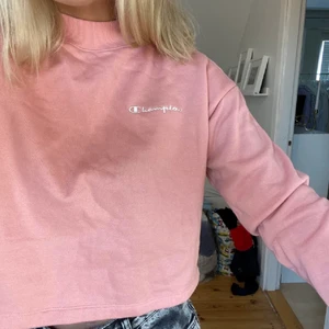 Sweatshirt  - Jätte fin tröja, men tyvärr har jag inte haft någon användning av. (Lånad bild) köparen står för frakten:)💞💞