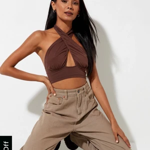 Topp - Topp från motelrocks, aldrig använd få den inte är min stil riktigt. Nypris 300kr säljer för 200. Frakt tillkommer