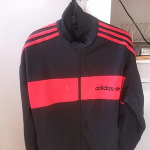 Adidas track top - Äldre men i bra skick 