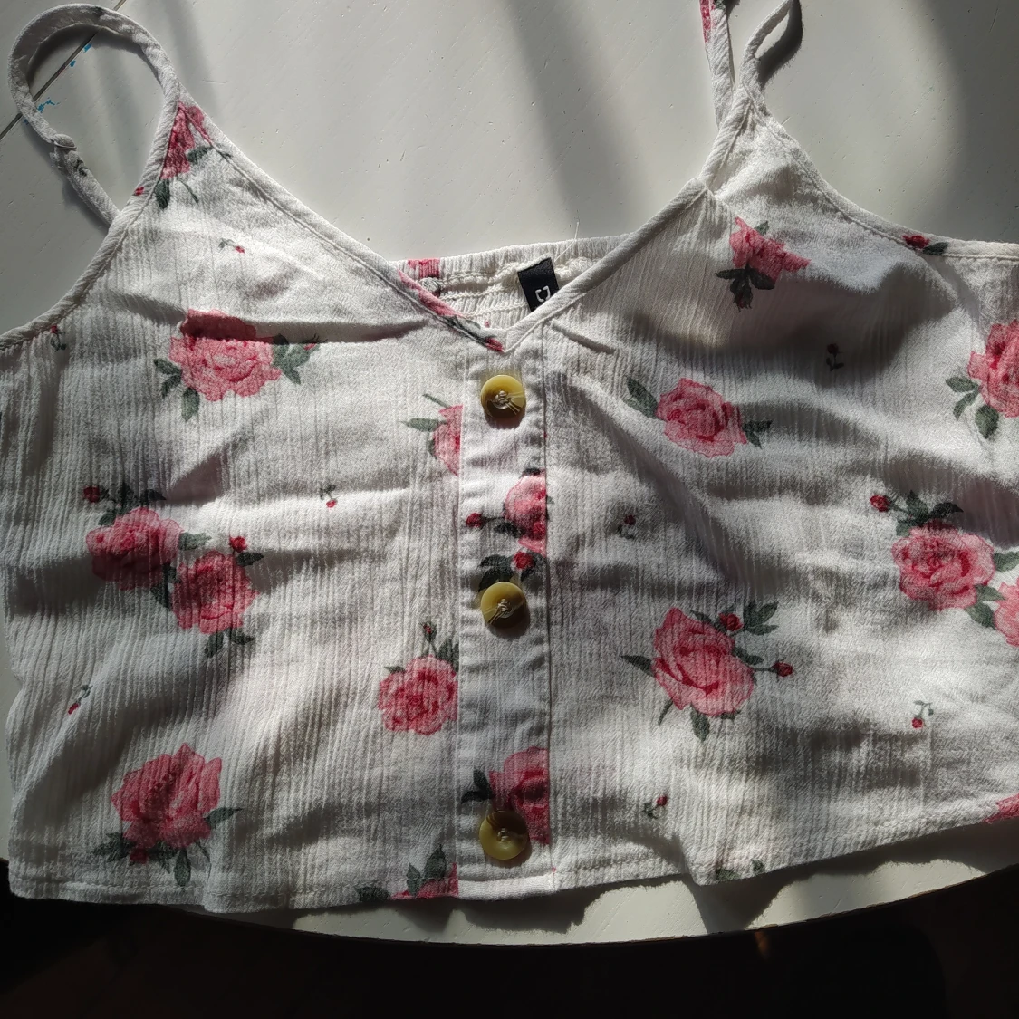 Romantisk crop top i nyskick strl 40