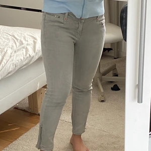 Gråa jeans Zoul strl 27 - Supersköna jeans märke: Zoul strl: 27