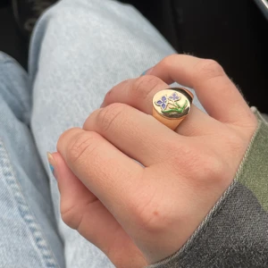 Ring  - Säljer denna sjukt coola ringen har i fler olika storlekar. För fler frågor eller bilder kontakta. 💗💗