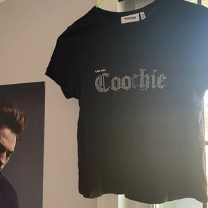 T-shirt - Söt t-shirt från weekday i storlek XS