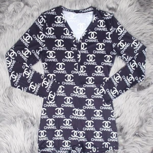 Chanel Suit - Intresse koll, Vi kommer börja lägga ut intresse koll innan vi börjar med att sälja produkterna. Gilla gärna vår annons ifall ni är intresserade av Märkes pyjamaser. Finns massor av olika märken färger modeller.