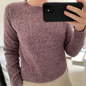 Stickad tröja  - Säljer min stickade tröja från Vero Moda 🌸 frakten står ni för 💕