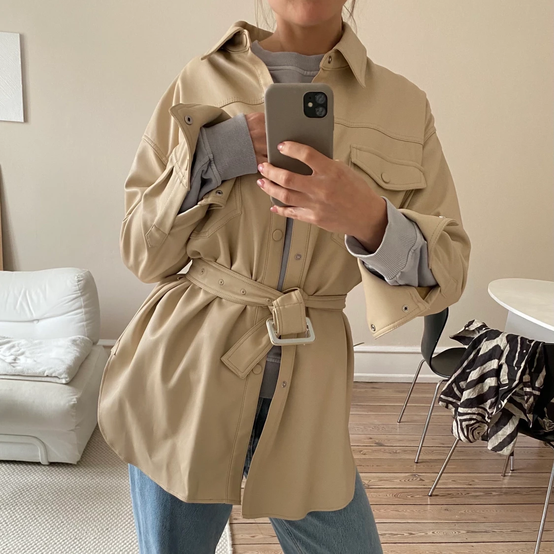 Oanvänd Overshirt i veganskt läder