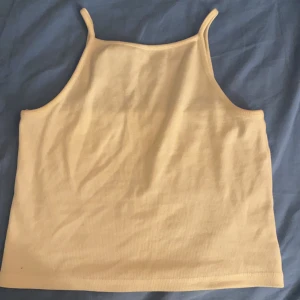 Topp - Vit topp nästan aldrig använd