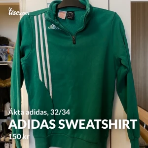 Adidas sweatshirt  - Supersnygg grön äkta adidas sweatshirt med dragkedja upptill! Den är superskön och snygg men har tyvärr blivit för liten för mig. Den är storlek 32/34.  Köparen står för frakt eller så möts vi upp i Örebro! ☺️