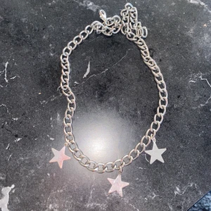 Stjärn halsband  - Halsband gjort av mig, superfint i silver. Aldrig använt. Vid stort intresse blir de budgivning 