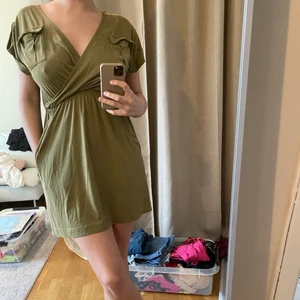 Klänning strl S - I jättefint skick, köparen står för frakten ☺️