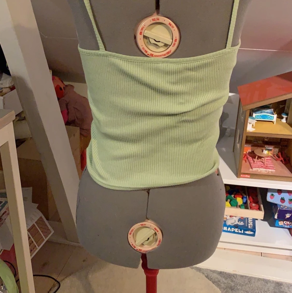 Pastel grönt linne - 90