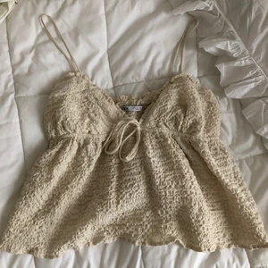 Zara topp - Säljer min Zara topp som endast är provad! Säljer pga av fel storlek 🤎