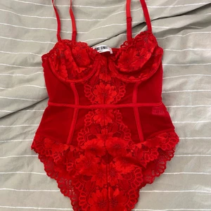 Lingerie - Aldrig använd, justerbara band. Sitter som en xs/s, går även att ha som ett linne 