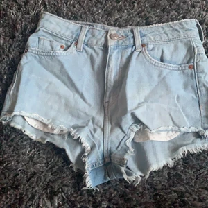 Hm shorts - Fina hm shorts i storlek 34 tyvärr för små, de sitter hur fint som helst 
