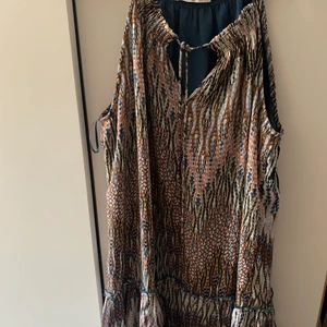 Esprit klänning  - Ny klänning 38 från esprit inte jag så bara hänger bättre kommer till någon som gillar 