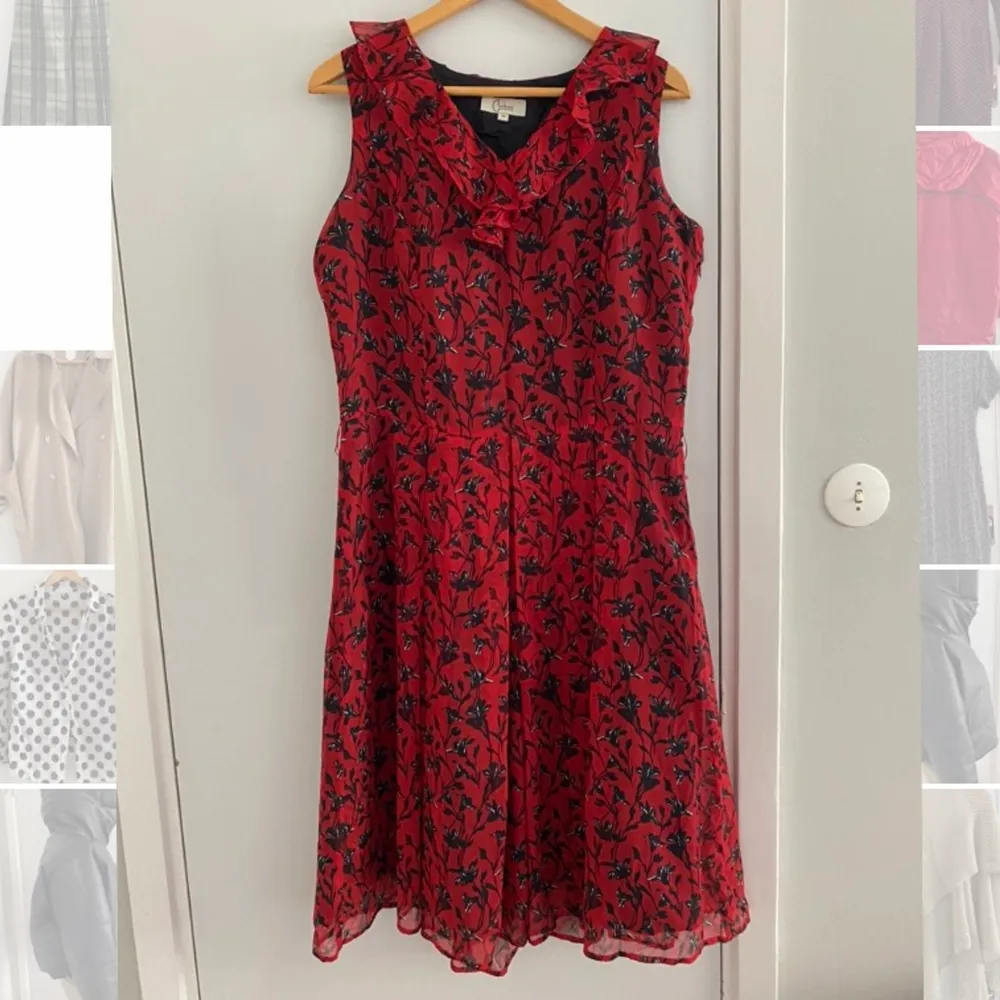 Super lovely red dress, perfect for summer and for formal occasions. It is in great condition, just not used anymore❤️. Super vintage vibes 😍. Klänningar.