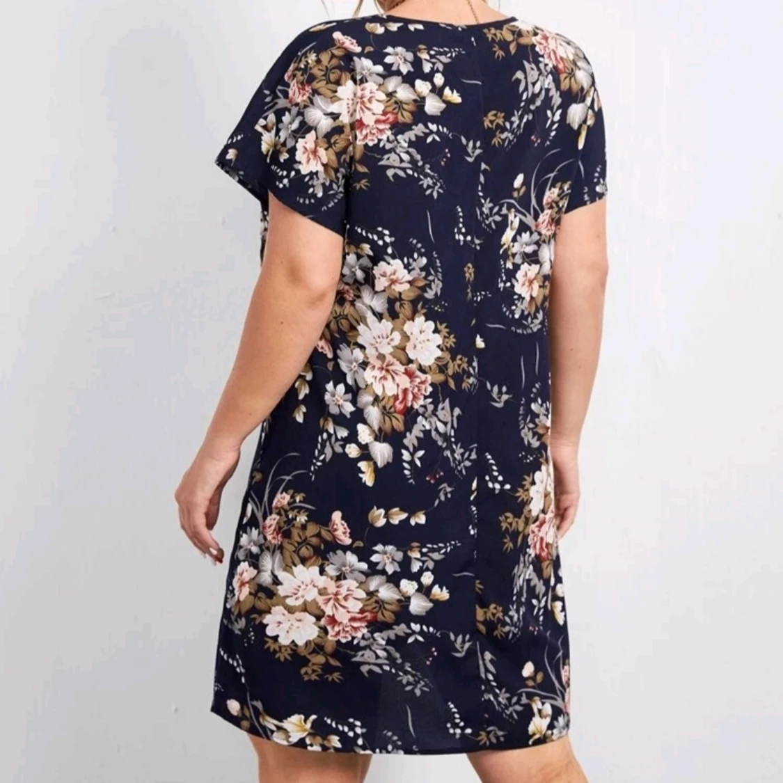 Blommig klänning 3XL - 90