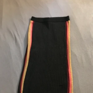 En kjol med elegans - Gina Tricot - Använt 2 gånger Max!